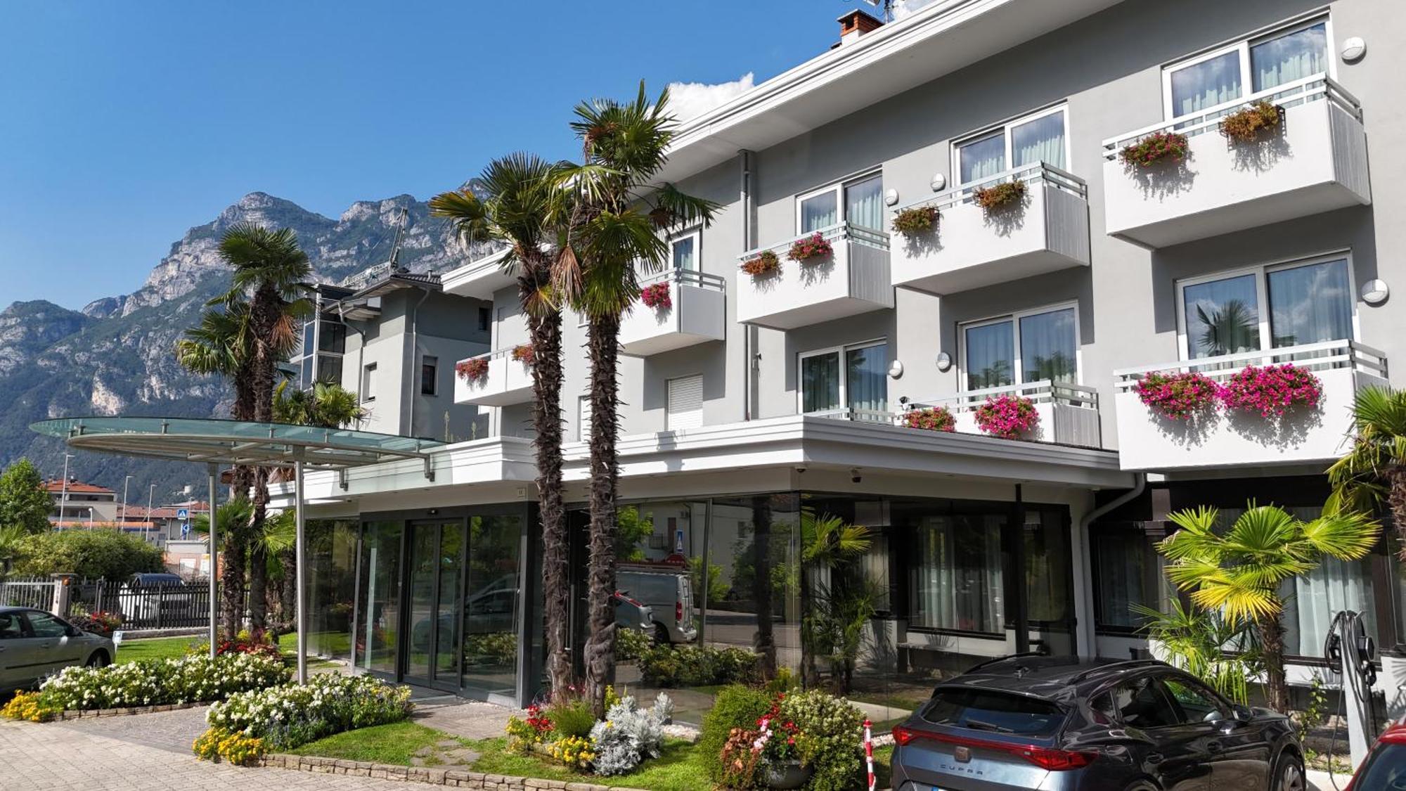 Campagnola 3* Riva del Garda